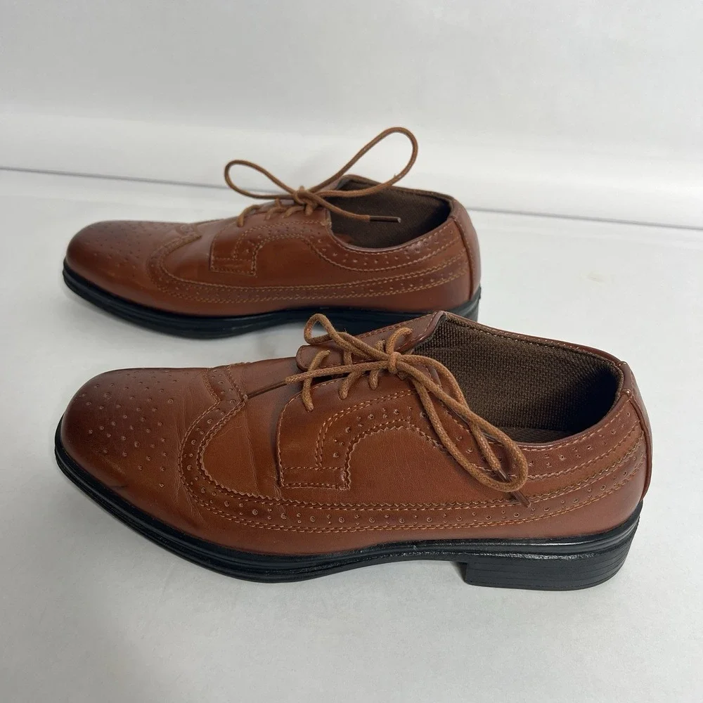 Deer Stags Boys Dress Shoes 5.5Y 5.5 Brown Lace Up Wingtips Formal Wedding